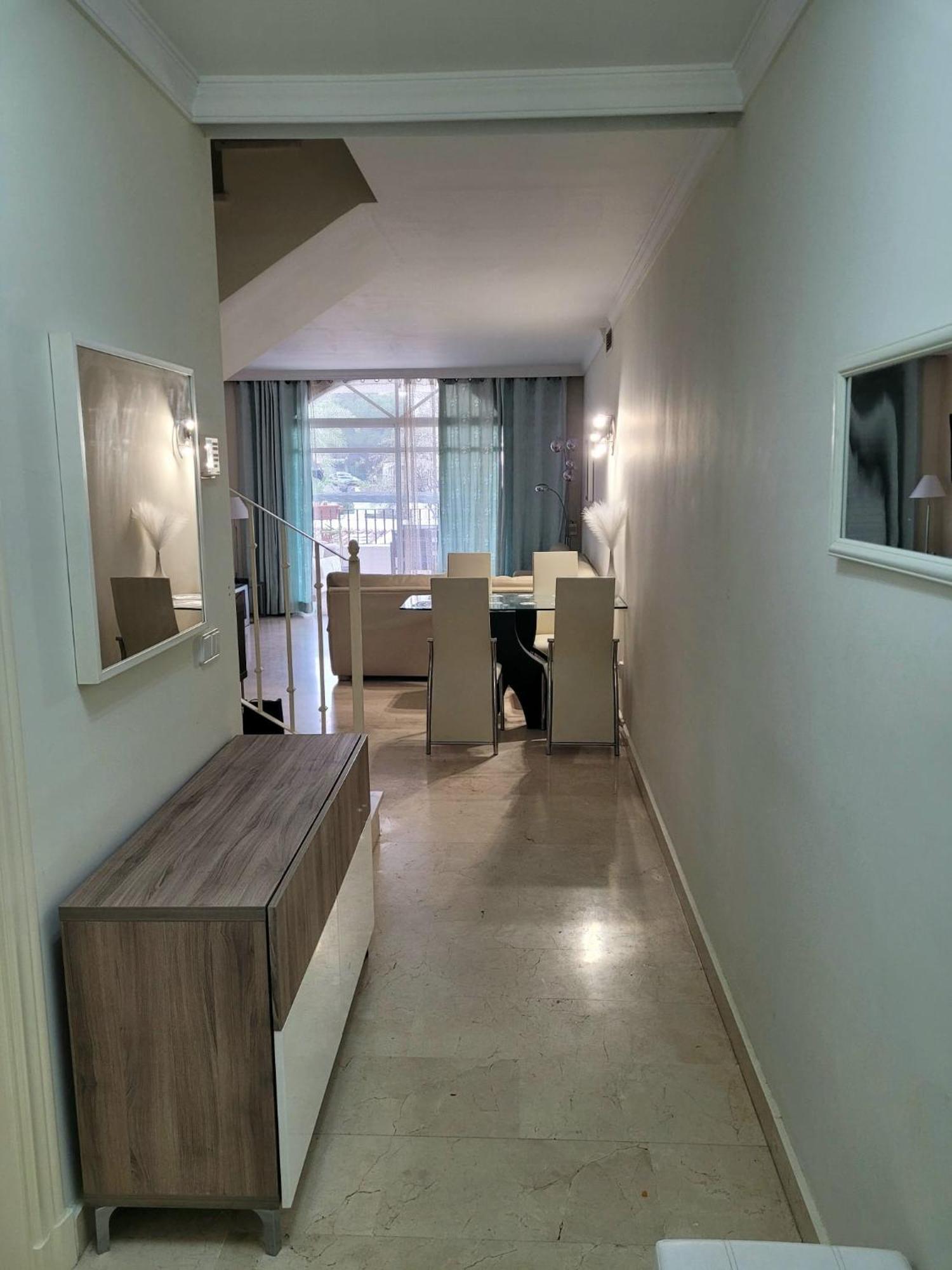 Aloha Gardens Townhouse Apartment มาร์เบยา ภายนอก รูปภาพ
